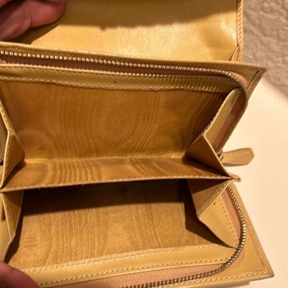 Valentino Garavani Long Wallet Beige Tan Leather Floral Applique Trifold - Picture 10 of 14